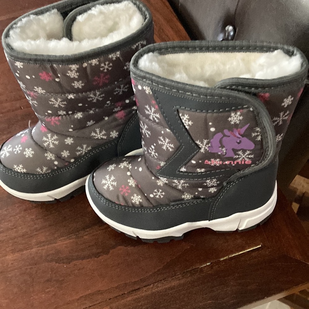Snow boots - Picture 3 of 5